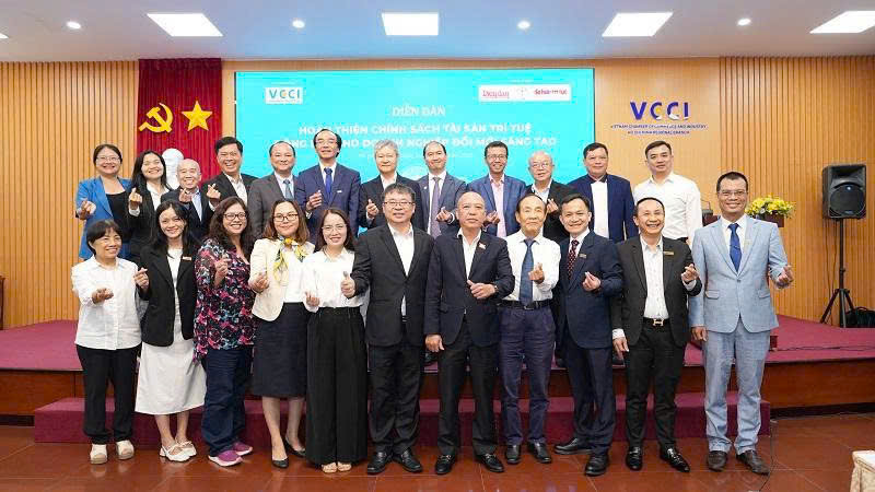 21def055d206595800176