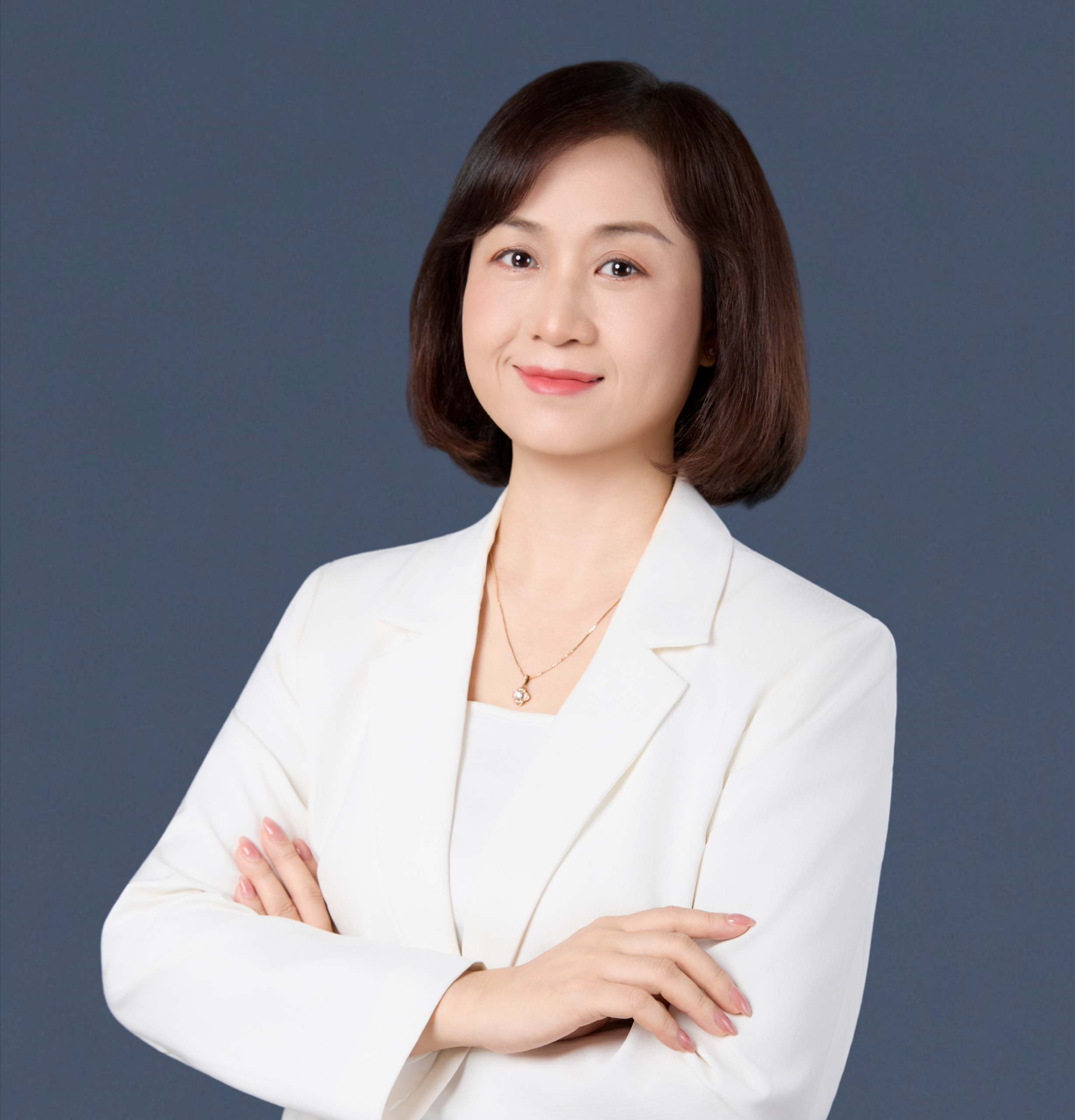 Dang Phuong Le Portrait Website scaled